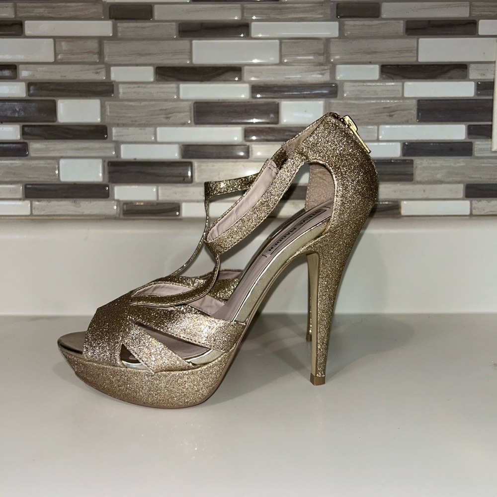 Steve Madden Size 8 Gold Glitter